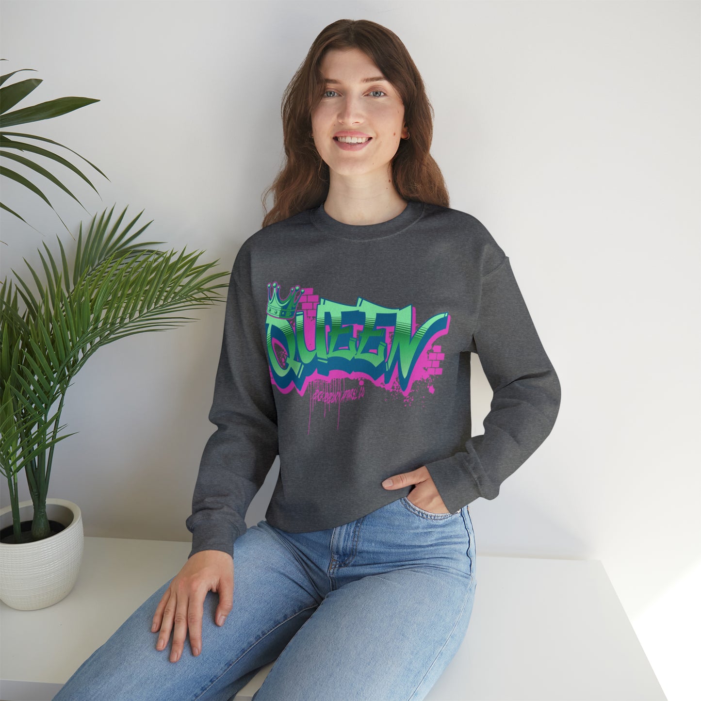 QUEEN GRAFFITI SWEATSHIRT