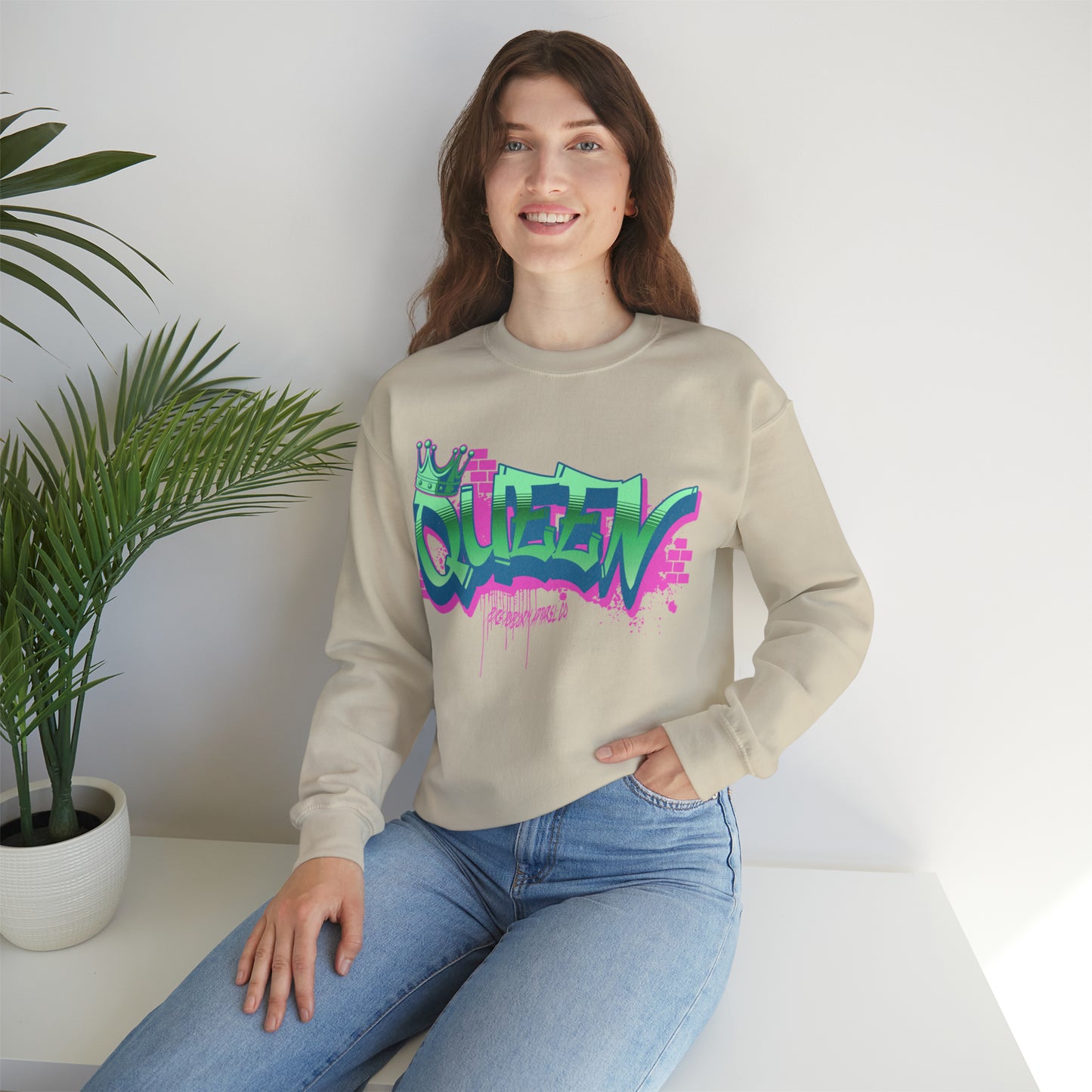 QUEEN GRAFFITI SWEATSHIRT